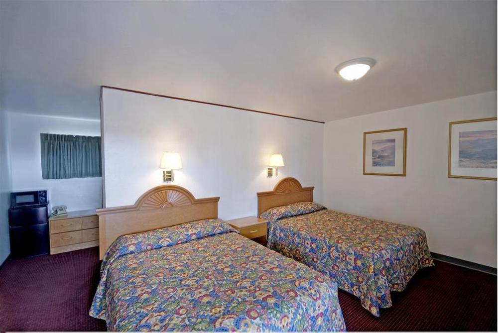 North Coast Inn Crescent City Room photo